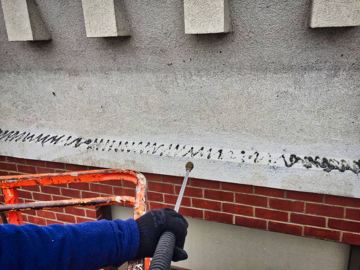 commercial pressure washing in NYC building