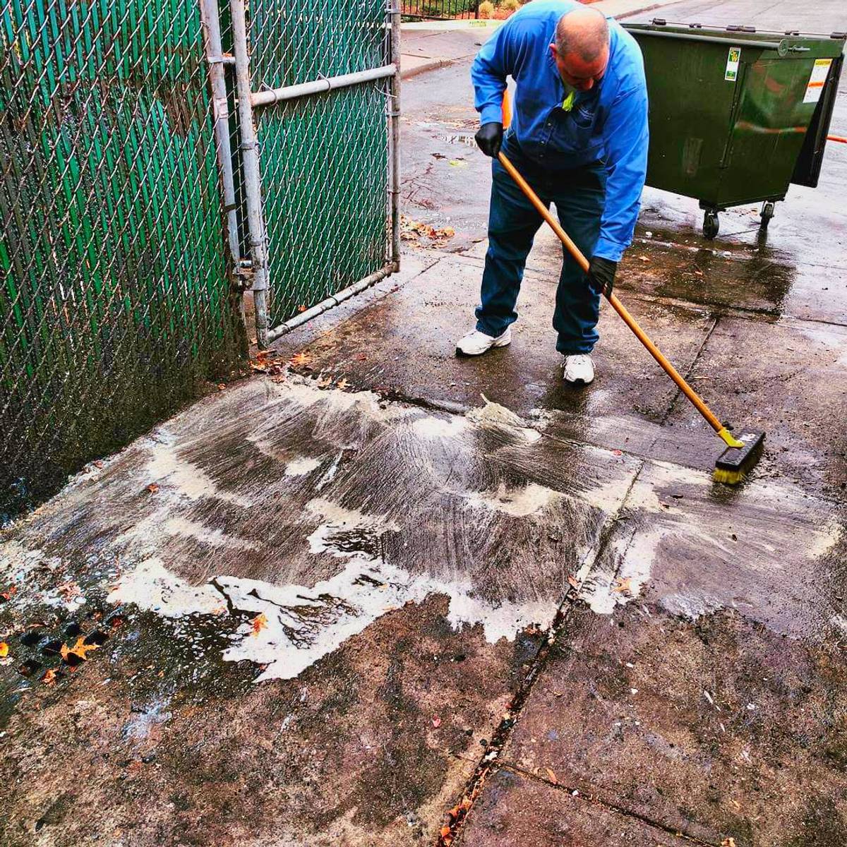 Sidewalk Degreasing & Sanitizing Work in NYC